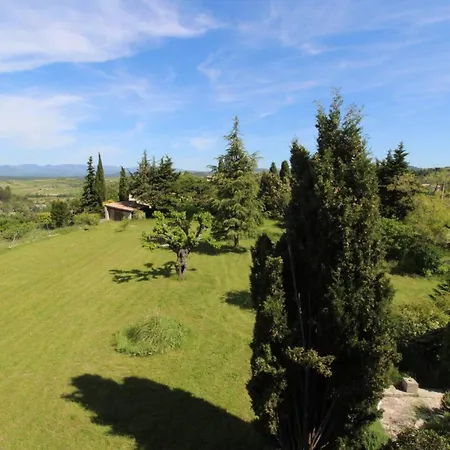 Maison Avec Jardin A Villeneuve-de-berg, Piscine Partagee *